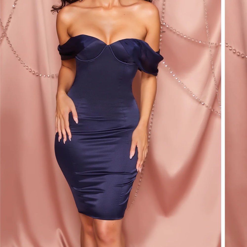 Oh Polly Navy Off-Shoulder Bodycon Dress